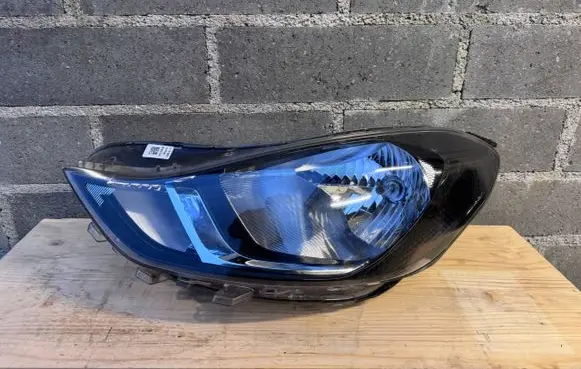 Hyundai i10 Headlight/headlamp 92101K7000