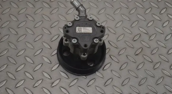 Maserati Ghibli Power steering pump 326403 670034747