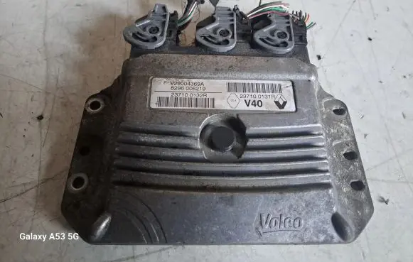Renault Megane III Engine control unit/module 237100131R