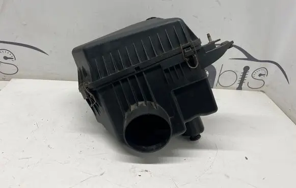 Dodge Grand Caravan Air filter box 511359 511358