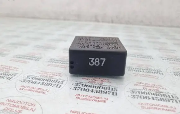 Audi A3 S3 8L Window wiper relay 4B0919471 5KG006568