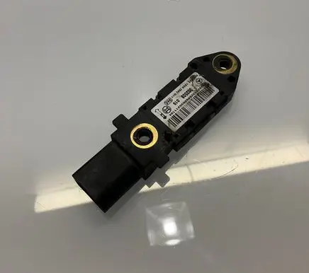 Mercedes-Benz E W211 Airbag deployment crash/impact sensor 0028201326 A0028201326