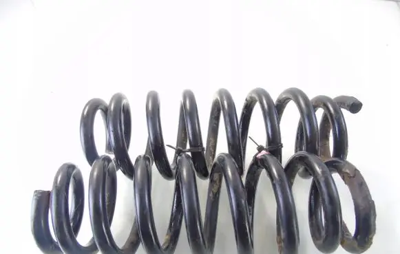 Suzuki Grand Vitara II Rear coil spring