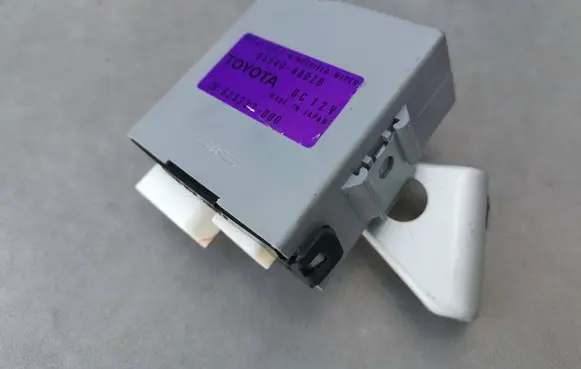 Lexus RX 330 - 350 - 400H Window wiper relay 8594048020 623332000 49P1388