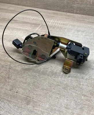 Volkswagen Touareg I Tailgate window lock/catch/latch 7L0827506D