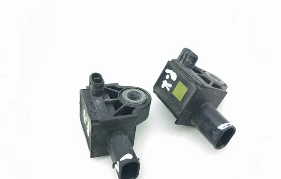 BMW X5 F15 Airbag deployment crash/impact sensor 9196043 171114 04573
