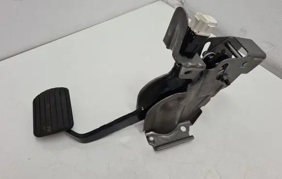 Dacia Sandero Brake pedal 465010771R