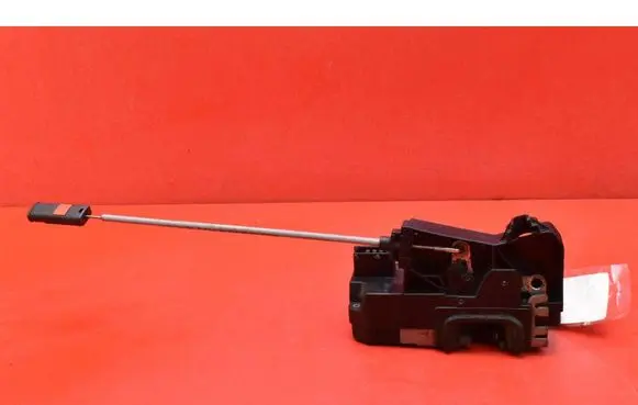 Opel Meriva A Front door lock 13203899