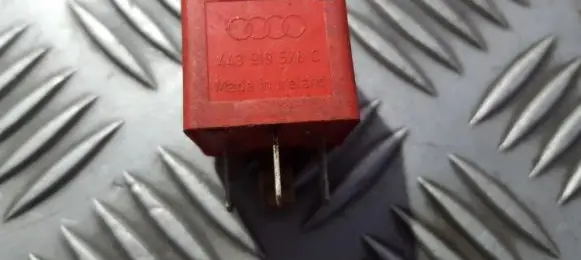Volkswagen PASSAT B5 Other relay 443919578c 899519000