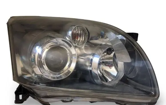 Toyota Avensis T250 Headlight/headlamp 8117005240