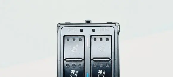 Lexus RX 450H Seat heating switch 8475248010 75J230