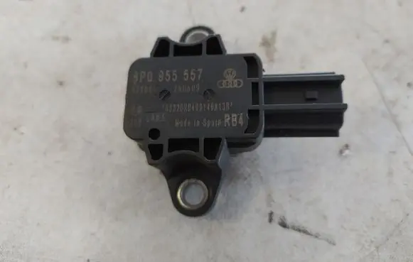 Audi A3 S3 8P Airbag deployment crash/impact sensor 8P0955557