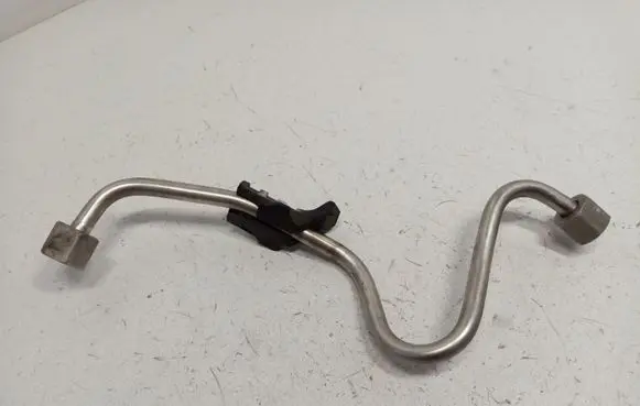 BMW X5M E70 Fuel injector supply line/pipe 13537548712