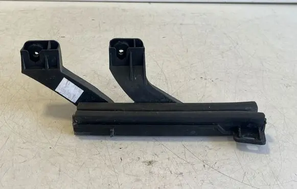 Opel Vivaro Front door windshield rail 9812451180