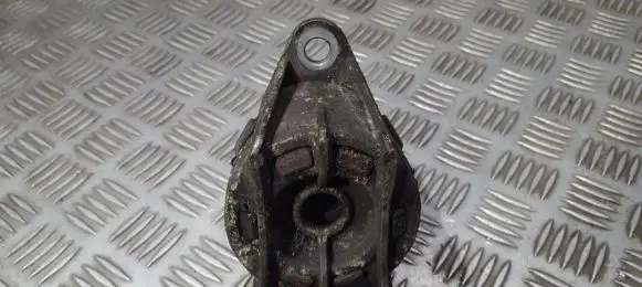 Opel Zafira B Engine mount bracket 24427641