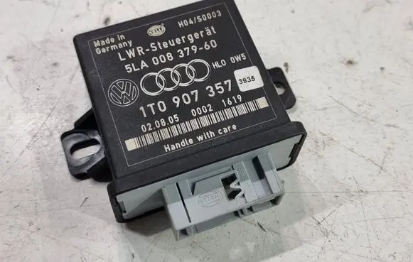 Volkswagen Golf V Light module LCM 1T0907357 5LA00837960