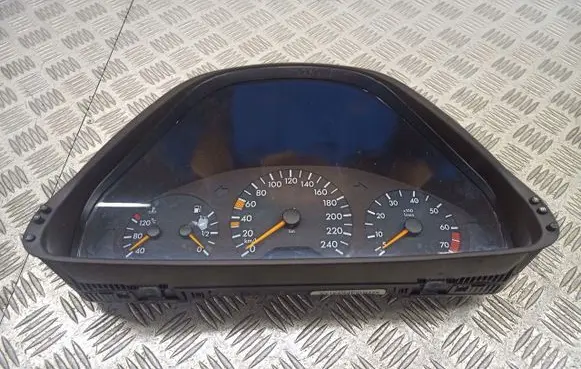 Mercedes-Benz E W210 Tachometer 2105406548