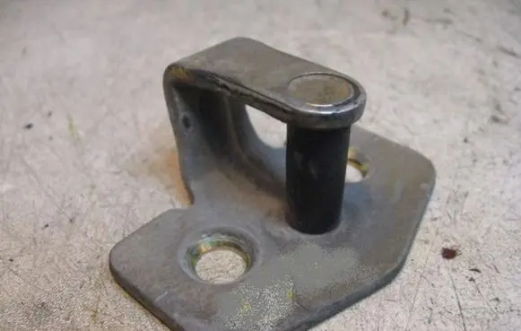 Opel Vectra B Rear door lock loop/hook striker 