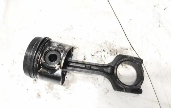 Honda Accord Piston with connecting rod