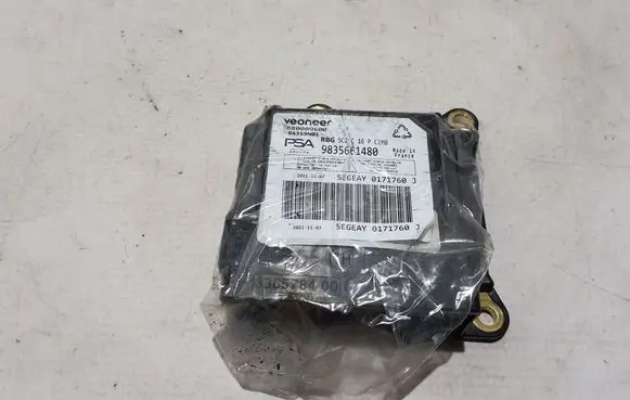 Citroen C4 III e-C4 Airbag control unit/module 9835661480