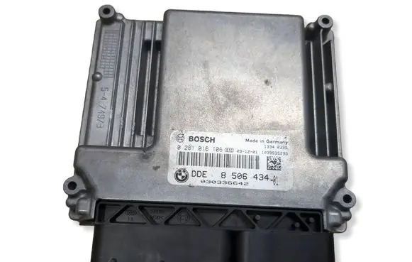 BMW 1 E81 E87 Engine control unit/module 0281016106 030336642 8506434