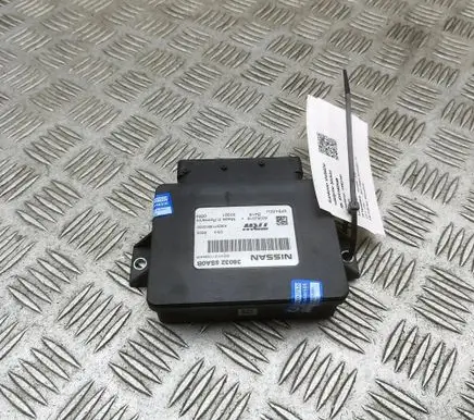 Nissan Leaf II (ZE1) Rear brake EMF control unit/module 360325SA0B