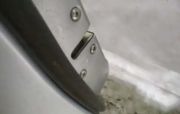 Mitsubishi Lancer X Front door lock