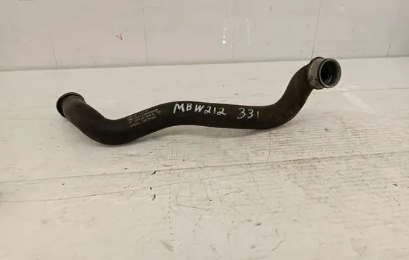 Mercedes-Benz E W212 Engine coolant pipe/hose A2045013182