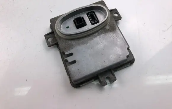 Volvo V70 Xenon control unit/module 6261110499