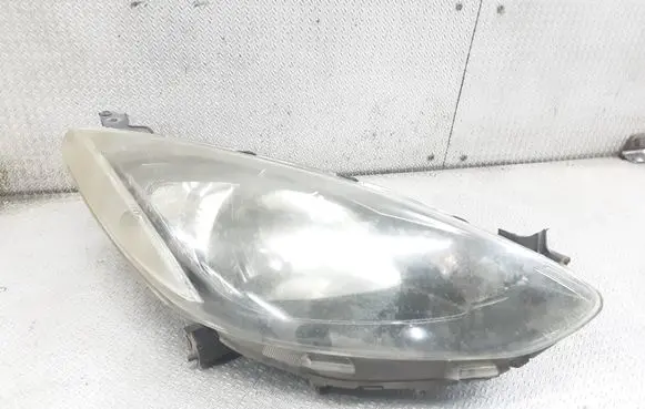 Mazda 2 Headlight/headlamp