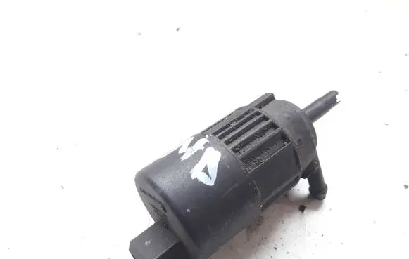 Mitsubishi Carisma Windscreen/windshield washer pump