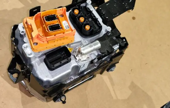 BMW X3 G01 Voltage converter inverter 043750803R 5A4A2A2 23B158100273