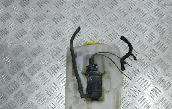 Opel Tigra B Windshield washer fluid reservoir/tank