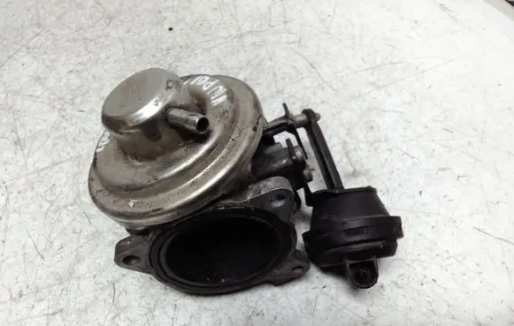 Volkswagen Polo EGR valve 038129637B 045131501C