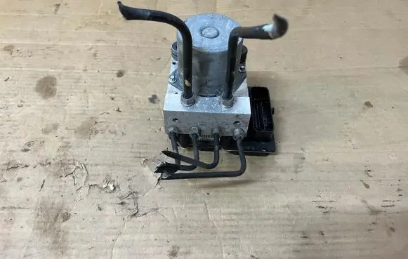 Jaguar XJ X351 ABS Pump DW93-2C405-BF