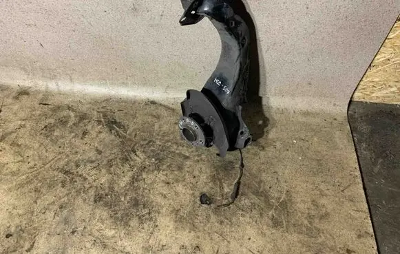 BMW 2 F46 Rear wheel hub