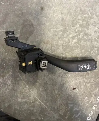 Volkswagen Cross Touran I Indicator stalk ANP80H013E 64E0209D