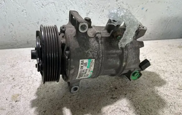 Volkswagen Golf VI Air conditioning (A/C) compressor (pump) 5N0820803 R134A1701P 094404010B4