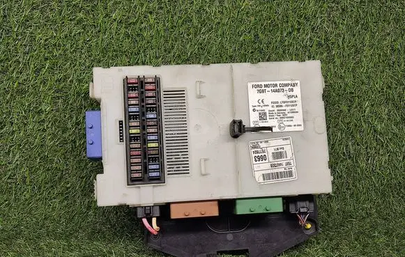 Ford Mondeo MK IV Power management control unit 7G9T14A073DB