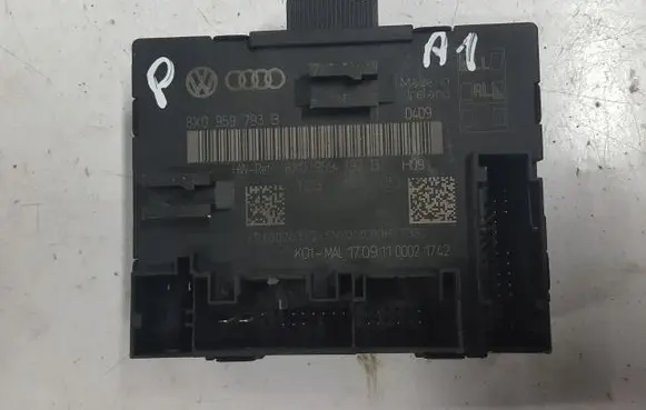 Audi A1 Door control unit/module 8X0959793B
