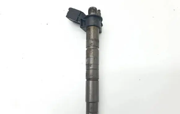 BMW 5 F10 F11 Fuel injector 7823461