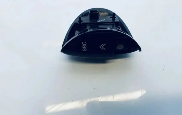 Steering wheel buttons/switches