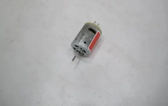 Volkswagen Tiguan Windscreen/windshield washer pump 1031059 B624900 9T2927