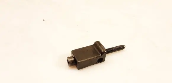 Volkswagen PASSAT B5.5 Fuel Injector clamp holder