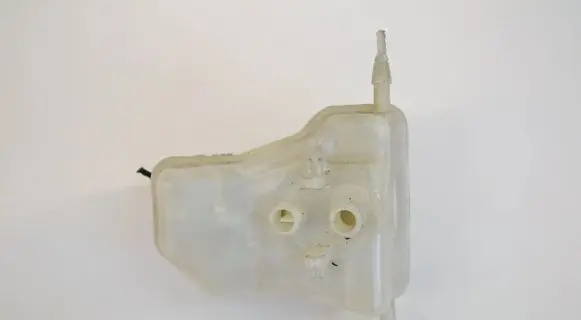 Brake fluid reservoir