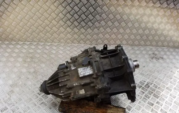 Nissan Pathfinder R51 Gearbox transfer box case 