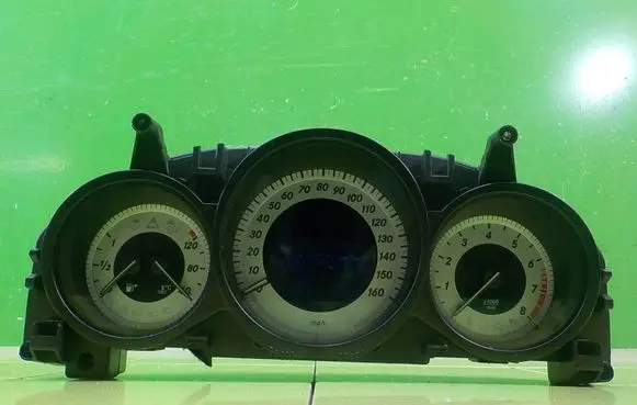Mercedes-Benz C AMG W204 Speedometer (instrument cluster) A2049004309 WP176