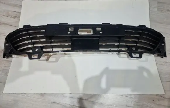 Renault Clio V Front bumper lower grill 622541469R
