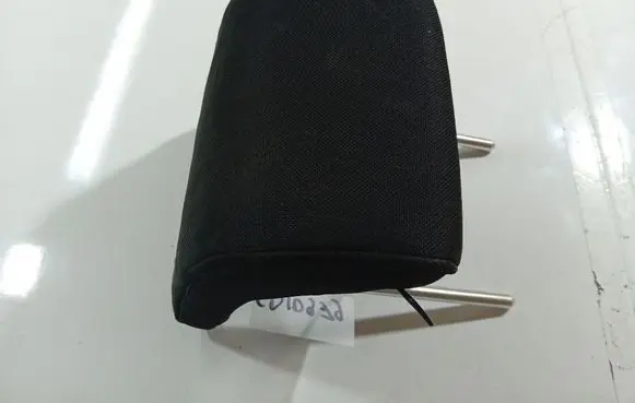 Hyundai i30 Front seat headrest 