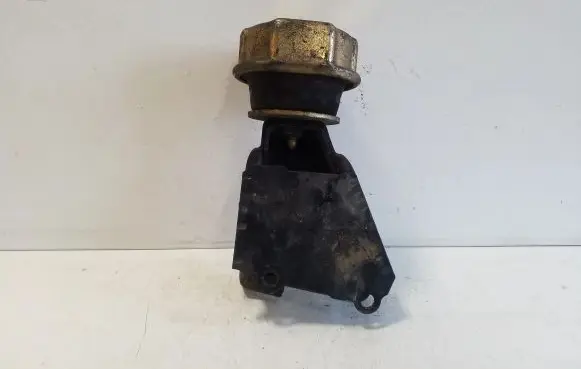 Volkswagen Transporter - Caravelle T4 Engine mount bracket 701199201C